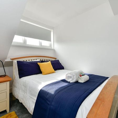 Spacious 2 Bedroom Apartment In The Heart Mumbles Exterior photo
