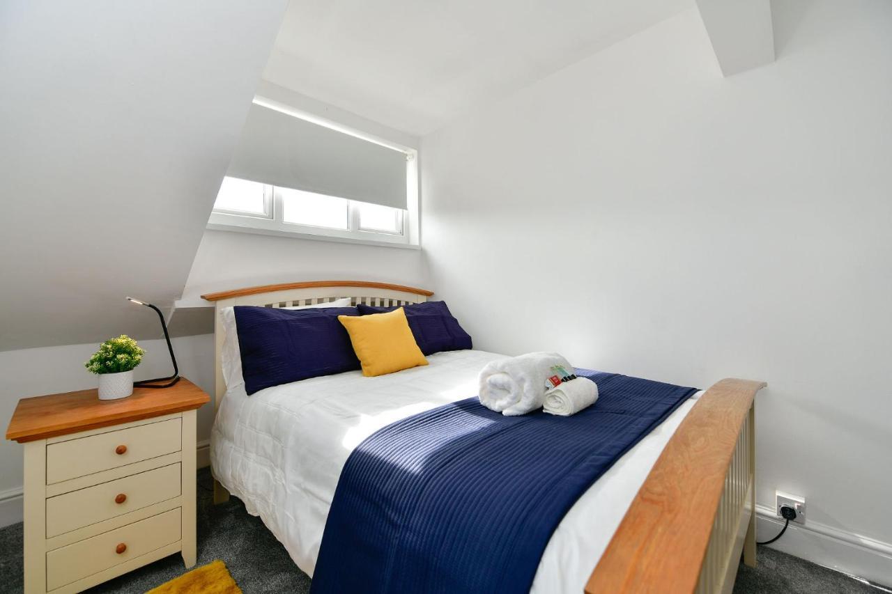 Spacious 2 Bedroom Apartment In The Heart Mumbles Exterior photo