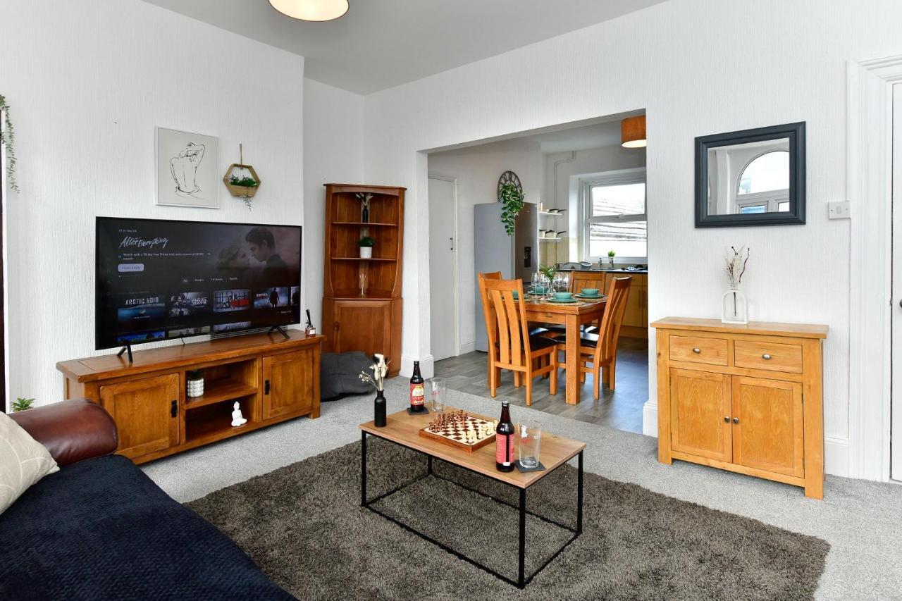 Spacious 2 Bedroom Apartment In The Heart Mumbles Exterior photo